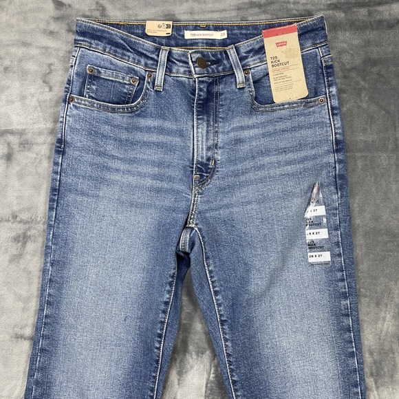 Levi's Women's 725 High Rise Kick Bootcut Blue Jeans Size 28x27 NWT - Picture 2 of 7